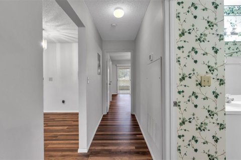Condo in Winter Haven, Florida, 2 bedrooms № 2102174 - photo 29