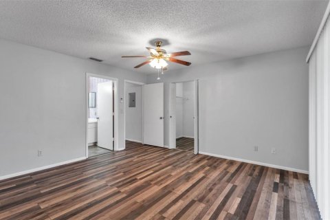 Condo in Winter Haven, Florida, 2 bedrooms № 2102174 - photo 11