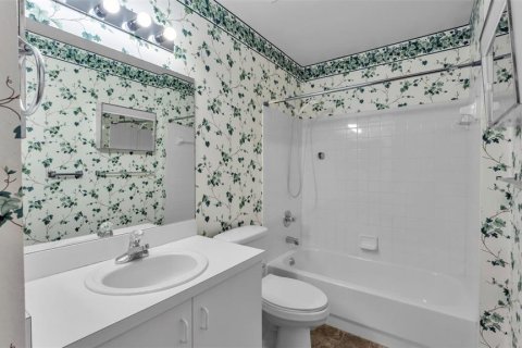 Condo in Winter Haven, Florida, 2 bedrooms № 2102174 - photo 27