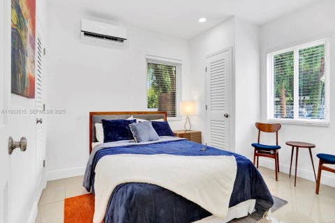 House in North Miami Beach, Florida 4 bedrooms, 153.29 sq.m. № 1992368 - photo 10