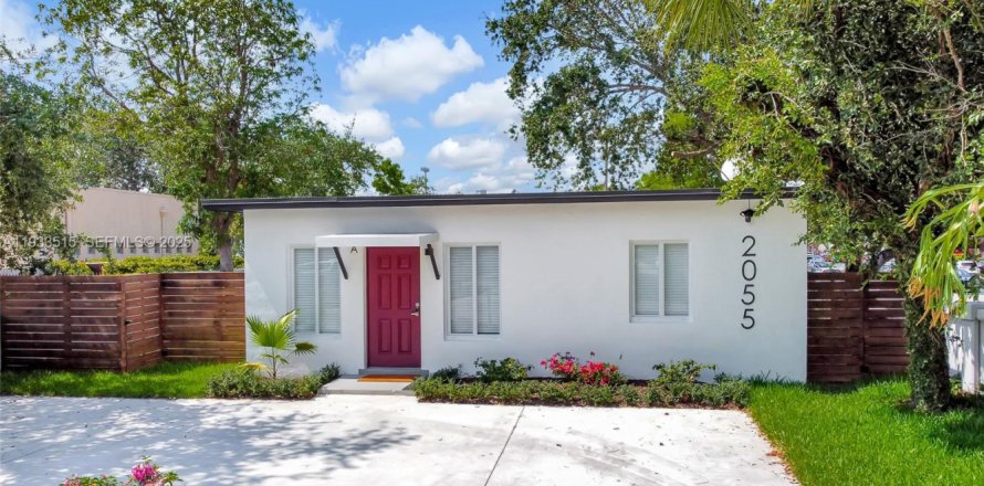 House in North Miami Beach, Florida 4 bedrooms, 153.29 sq.m. № 1992368