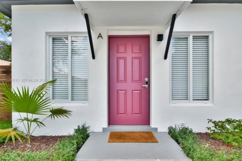 House in North Miami Beach, Florida 4 bedrooms, 153.29 sq.m. № 1992368 - photo 2