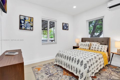 House in North Miami Beach, Florida 4 bedrooms, 153.29 sq.m. № 1992368 - photo 6