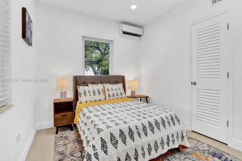 House in North Miami Beach, Florida 4 bedrooms, 153.29 sq.m. № 1992368 - photo 7