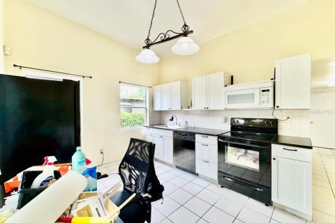 House in Gulfport, Florida 3 bedrooms, 99.41 sq.m. № 1894835 - photo 11