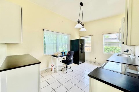 House in Gulfport, Florida 3 bedrooms, 99.41 sq.m. № 1894835 - photo 8