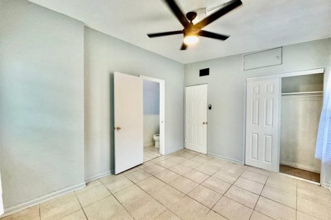 House in Gulfport, Florida 3 bedrooms, 99.41 sq.m. № 1894835 - photo 21