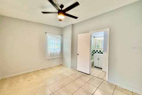 House in Gulfport, Florida 3 bedrooms, 99.41 sq.m. № 1894835 - photo 22