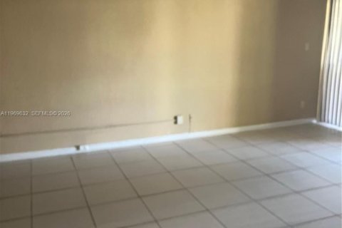 Adosado en alquiler en Lauderhill, Florida, 3 dormitorios, 161.65 m2 № 2030363 - foto 6