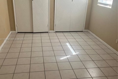 Adosado en alquiler en Lauderhill, Florida, 3 dormitorios, 161.65 m2 № 2030363 - foto 10