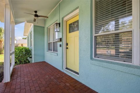 Casa en venta en Saint Petersburg, Florida, 3 dormitorios, 182.37 m2 № 2384054 - foto 4