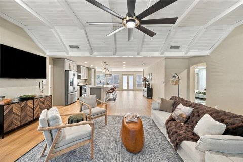 Casa en venta en Saint Petersburg, Florida, 3 dormitorios, 182.37 m2 № 2384054 - foto 11