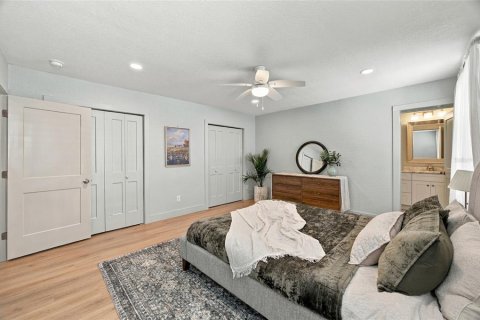 Casa en venta en Saint Petersburg, Florida, 3 dormitorios, 182.37 m2 № 2384054 - foto 25