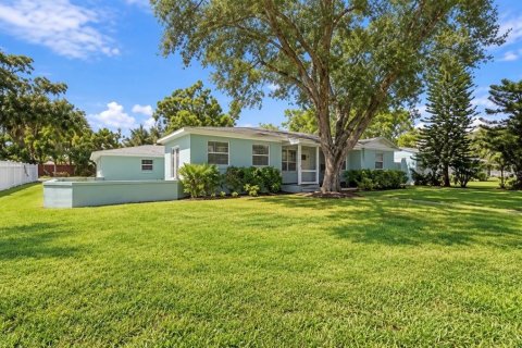 Casa en venta en Saint Petersburg, Florida, 3 dormitorios, 182.37 m2 № 2384054 - foto 6