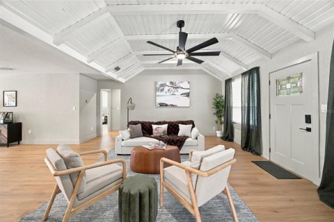 Casa en venta en Saint Petersburg, Florida, 3 dormitorios, 182.37 m2 № 2384054 - foto 13