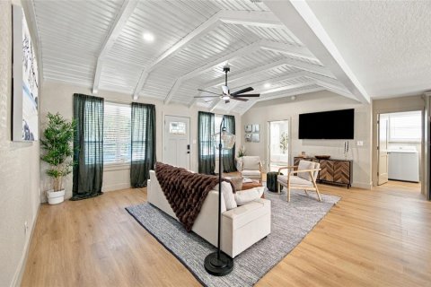 Casa en venta en Saint Petersburg, Florida, 3 dormitorios, 182.37 m2 № 2384054 - foto 14