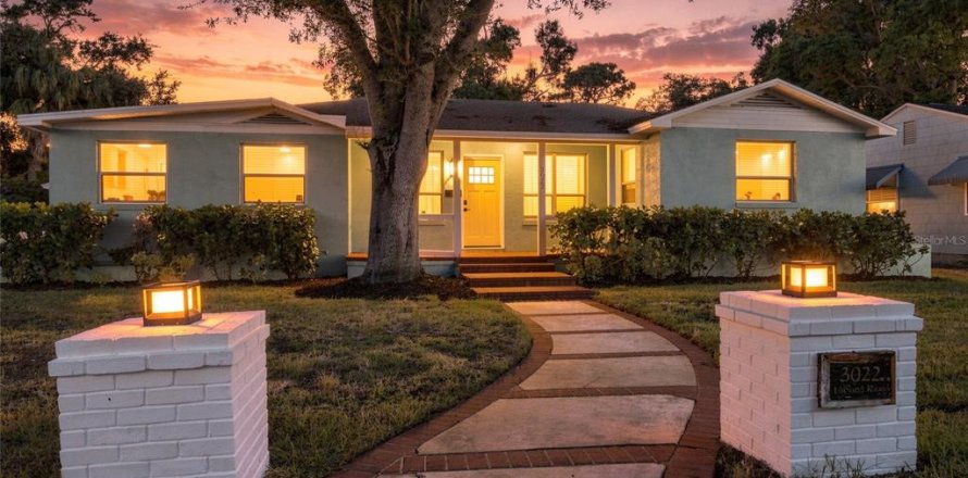 Casa en Saint Petersburg, Florida 3 dormitorios, 182.37 m2 № 2384054