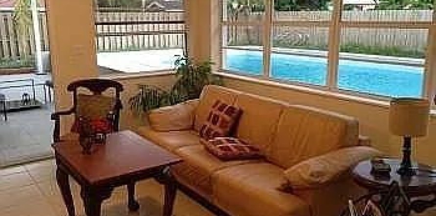 Villa ou maison à Hialeah, Floride 8 chambres, 396.88 m2 № 2194155