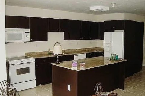 Villa ou maison à vendre à Hialeah, Floride: 8 chambres, 396.88 m2 № 2194155 - photo 3