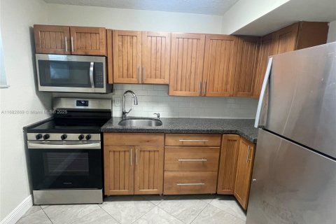 Купить кондоминиум в Санрайз, Флорида 2 спальни, 87.7м2, № 2016005 - фото 4