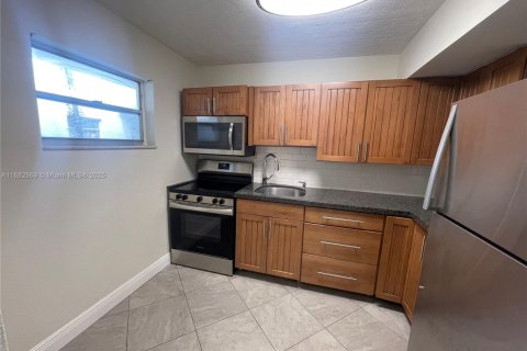 Купить кондоминиум в Санрайз, Флорида 2 спальни, 87.7м2, № 2016005 - фото 5