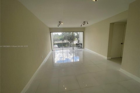 Купить кондоминиум в Санрайз, Флорида 2 спальни, 87.7м2, № 2016005 - фото 6