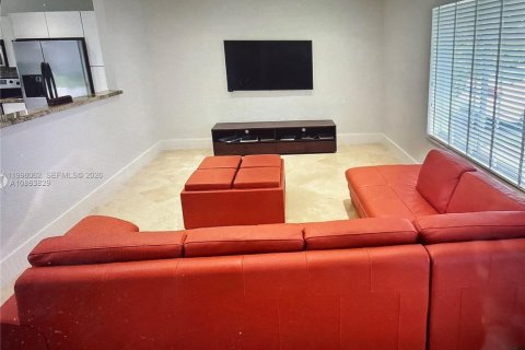 Снять в аренду виллу или дом в Майами, Флорида 3 спальни, 125.88м2, № 2063445 - фото 10