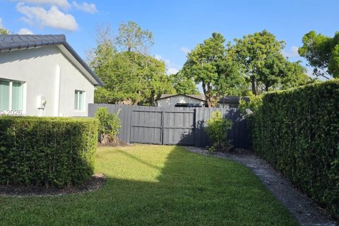 Снять в аренду виллу или дом в Майами, Флорида 3 спальни, 125.88м2, № 2063445 - фото 24