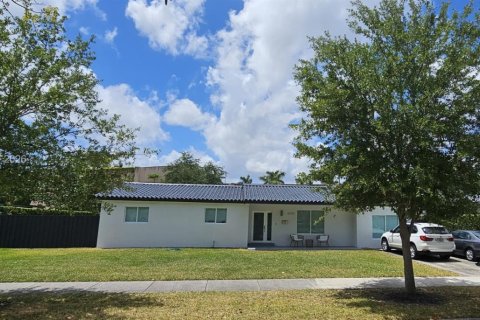 Дом в Майами, Флорида 3 спальни, 125.88м2 № 2063445