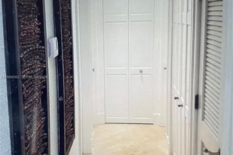 Снять в аренду виллу или дом в Майами, Флорида 3 спальни, 125.88м2, № 2063445 - фото 12