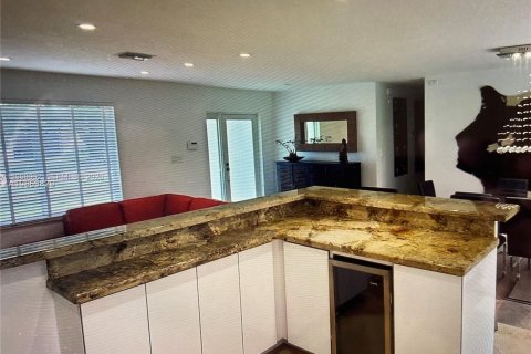 Снять в аренду виллу или дом в Майами, Флорида 3 спальни, 125.88м2, № 2063445 - фото 7