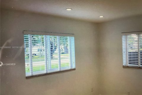 Снять в аренду виллу или дом в Майами, Флорида 3 спальни, 125.88м2, № 2063445 - фото 17