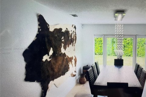 Снять в аренду виллу или дом в Майами, Флорида 3 спальни, 125.88м2, № 2063445 - фото 9