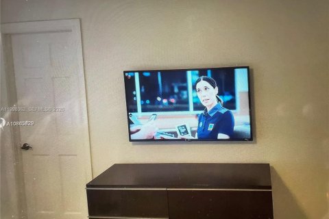 Снять в аренду виллу или дом в Майами, Флорида 3 спальни, 125.88м2, № 2063445 - фото 15