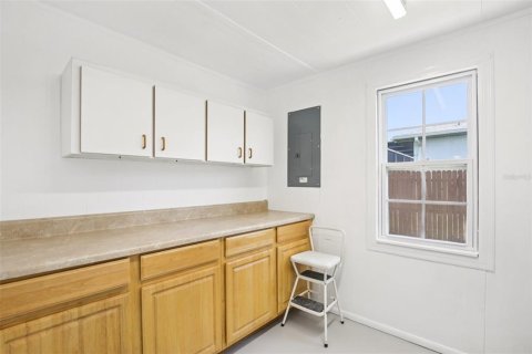 House in Port Charlotte, Florida 2 bedrooms, 114.08 sq.m. № 1813604 - photo 17