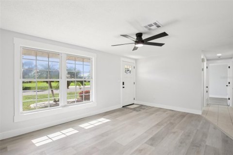 House in Port Charlotte, Florida 2 bedrooms, 114.08 sq.m. № 1813604 - photo 2