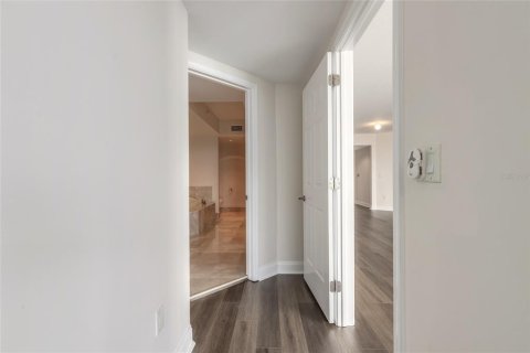 Condo in Daytona Beach, Florida, 2 bedrooms  № 1591576 - photo 20