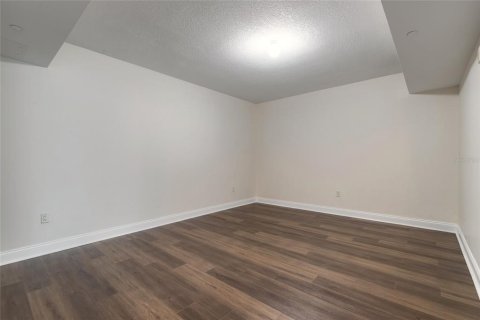 Condo in Daytona Beach, Florida, 2 bedrooms  № 1591576 - photo 26