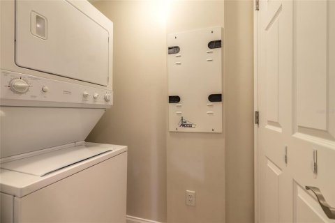 Condo in Daytona Beach, Florida, 2 bedrooms  № 1591576 - photo 12