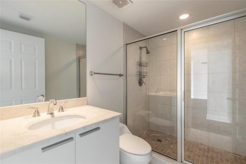 Condo in Daytona Beach, Florida, 2 bedrooms  № 1591576 - photo 15