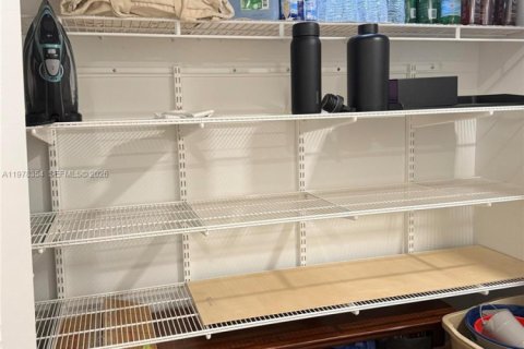 House in Davie, Florida 2 bedrooms, 116.69 sq.m. № 2042147 - photo 28