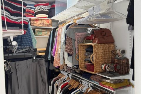 House in Davie, Florida 2 bedrooms, 116.69 sq.m. № 2042147 - photo 15