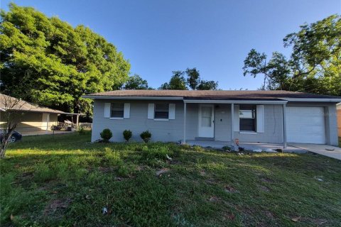 House in Ocala, Florida 3 bedrooms, 86.96 sq.m. № 2138460
