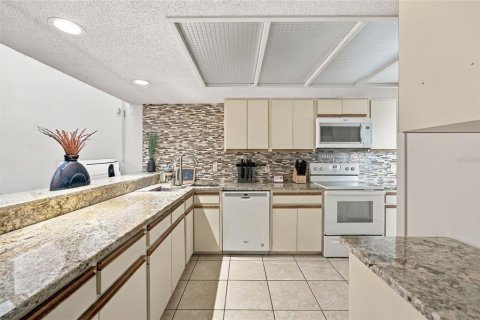 Villa ou maison à vendre à Bradenton, Floride: 3 chambres, 176.14 m2 № 2436769 - photo 15