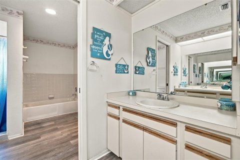 Villa ou maison à vendre à Bradenton, Floride: 3 chambres, 176.14 m2 № 2436769 - photo 29