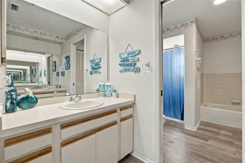 Villa ou maison à vendre à Bradenton, Floride: 3 chambres, 176.14 m2 № 2436769 - photo 28