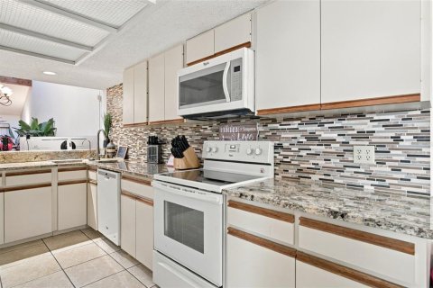 Villa ou maison à vendre à Bradenton, Floride: 3 chambres, 176.14 m2 № 2436769 - photo 16