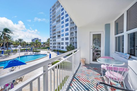 Condominio en venta en Pompano Beach, Florida, 2 dormitorios, 102.19 m2 № 2192566 - foto 2