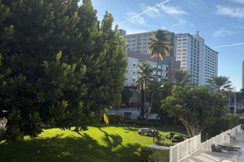 Condominio en venta en Pompano Beach, Florida, 2 dormitorios, 102.19 m2 № 2192566 - foto 30