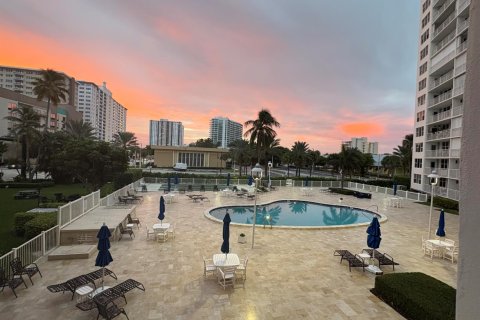 Condominio en venta en Pompano Beach, Florida, 2 dormitorios, 102.19 m2 № 2192566 - foto 26